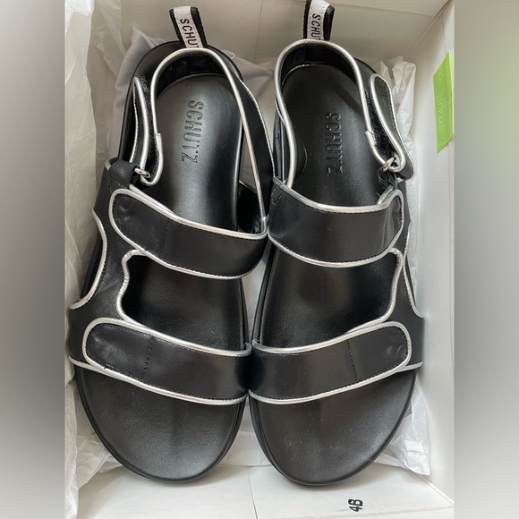 Zaha Metallic Leather Grip-Strap Platform Sandals - Picture 5 of 10